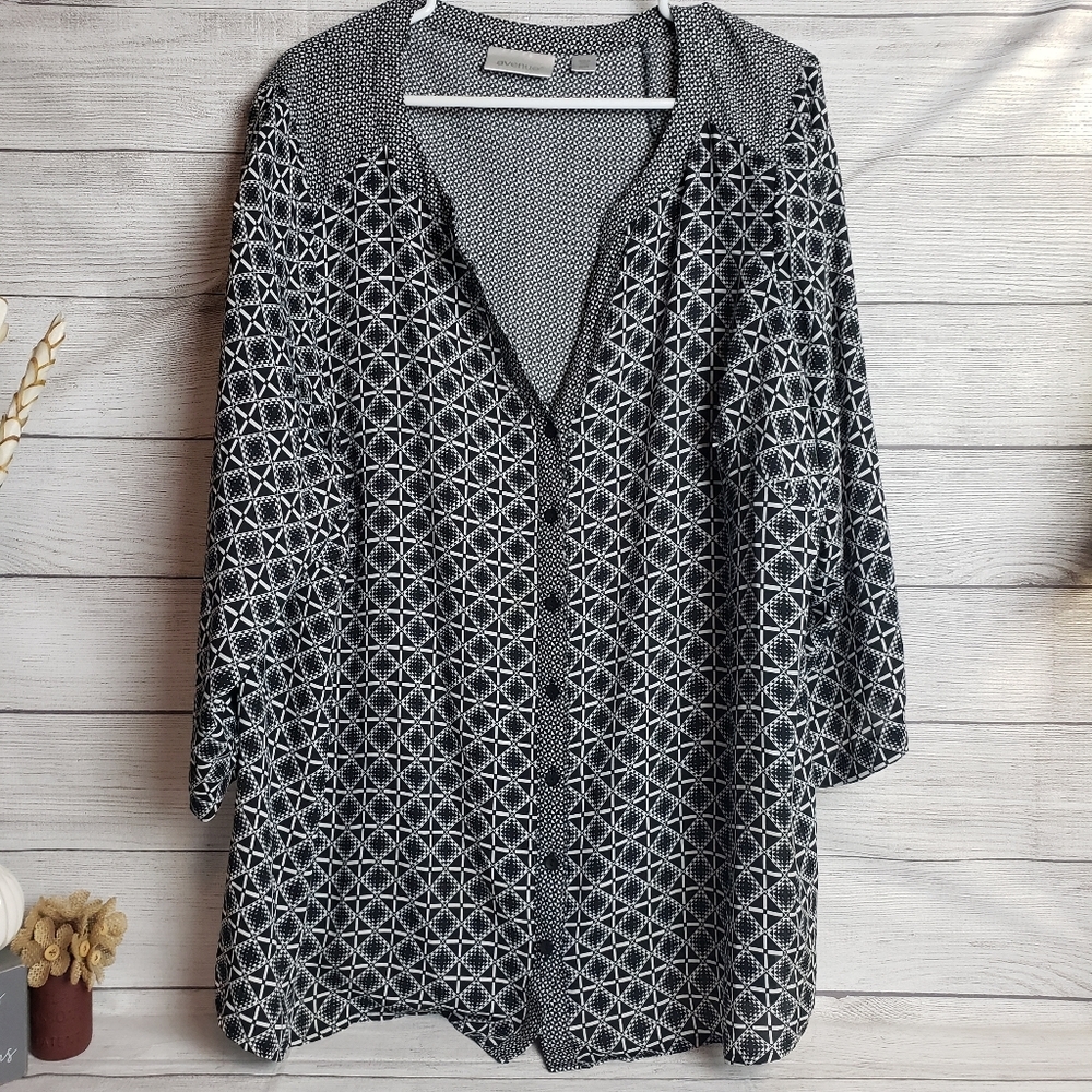 Womens Plus 22/24 Avenue Geometric Black‎ White Button Down Blouse